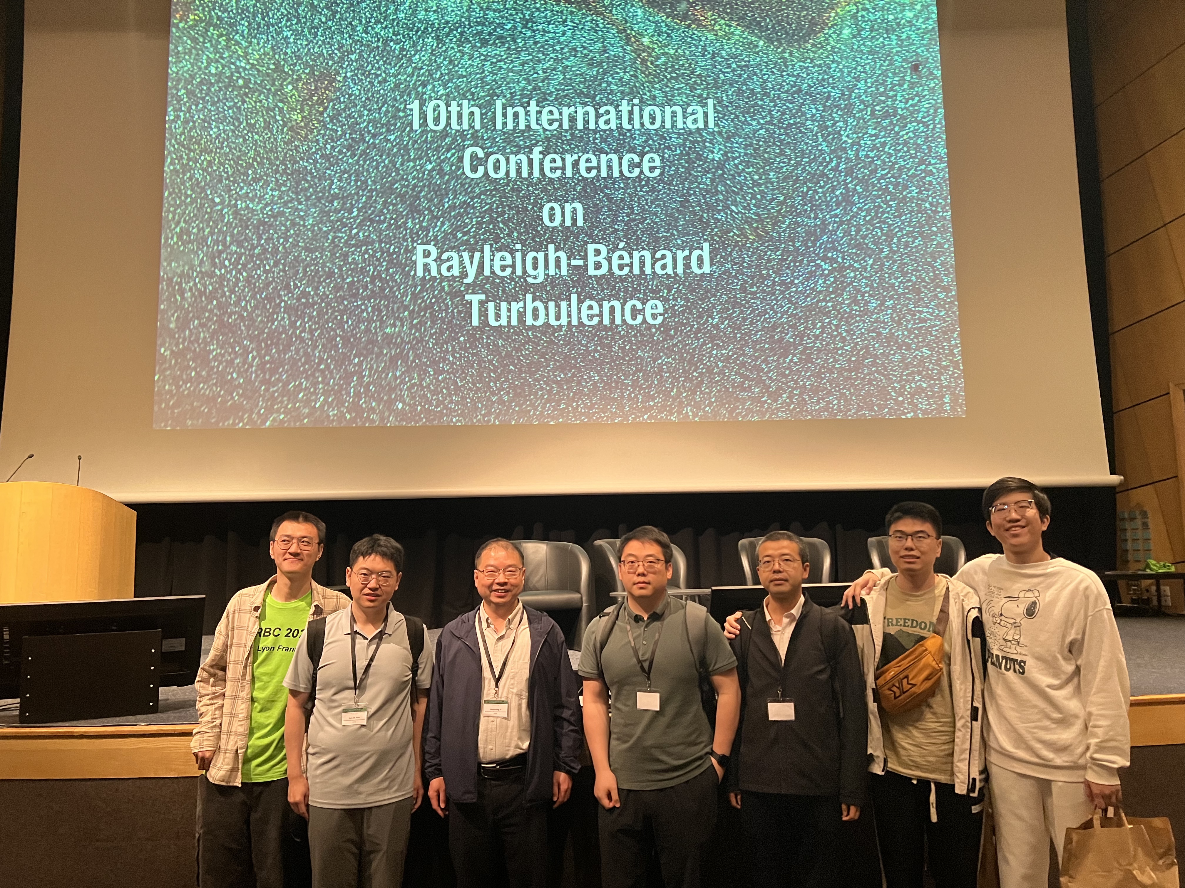 Group photo at the venue of the 10th International Conference on Rayleigh-Bénard Turbulence